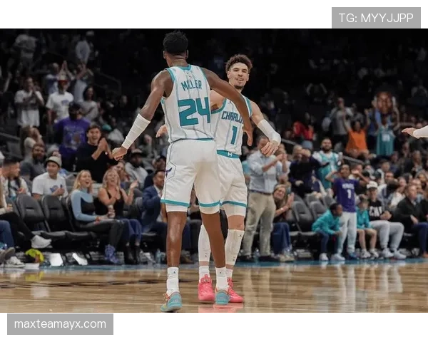 黄蜂逆袭成东部黑马,强势冲击季后赛席位 黄蜂逆袭成东部黑马,强势冲击季后赛席位