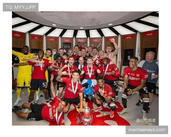 富勒姆球迷抗议球队近期表现与管理层决策