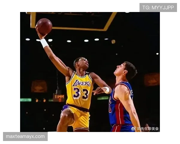 拉塞尔防守篮板对比贾巴尔显著影响球队内线稳定性